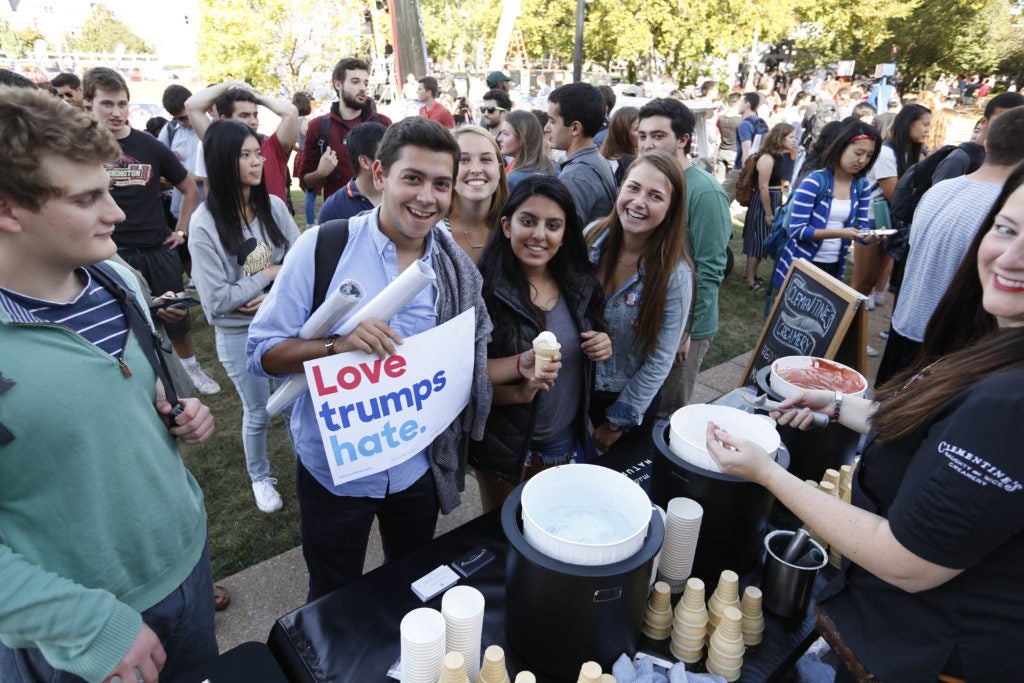 In addition to learning about important issues this election cycle, students also enjoyed ice cream. (Photo: Jerry Naunheim Jr./Washington University)